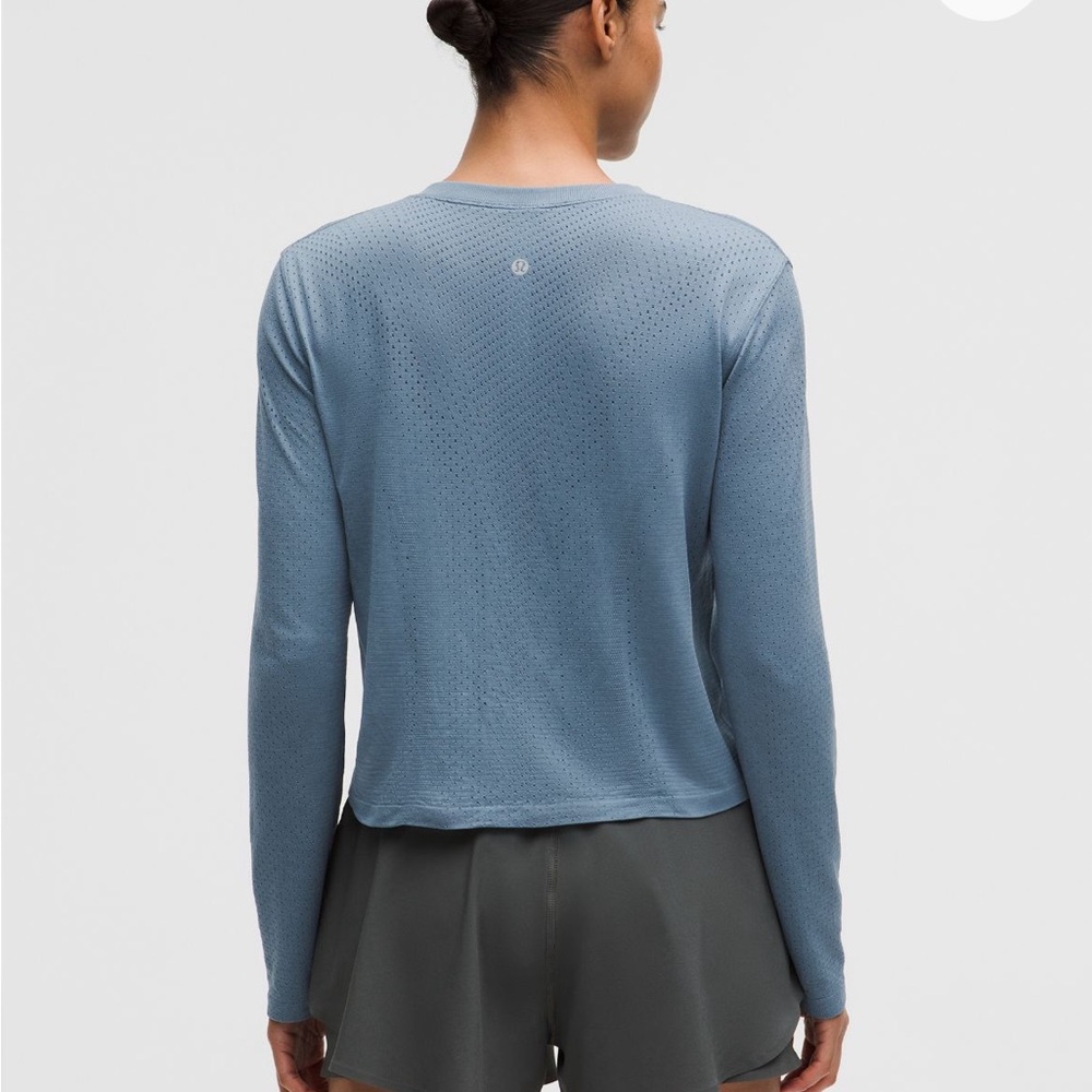 Lululemon Swiftly Open-Hole V-Neck Long-Sleeve Shirt in Steel Blue size 6 - Picture 2 of 4